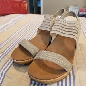 Sketchers cork wedges💚